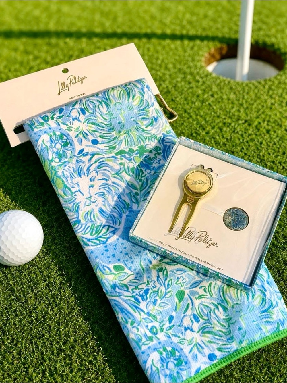 NEW Lilly Pulitzer golf divot tool set charm marker Dandy Lions gold pin
